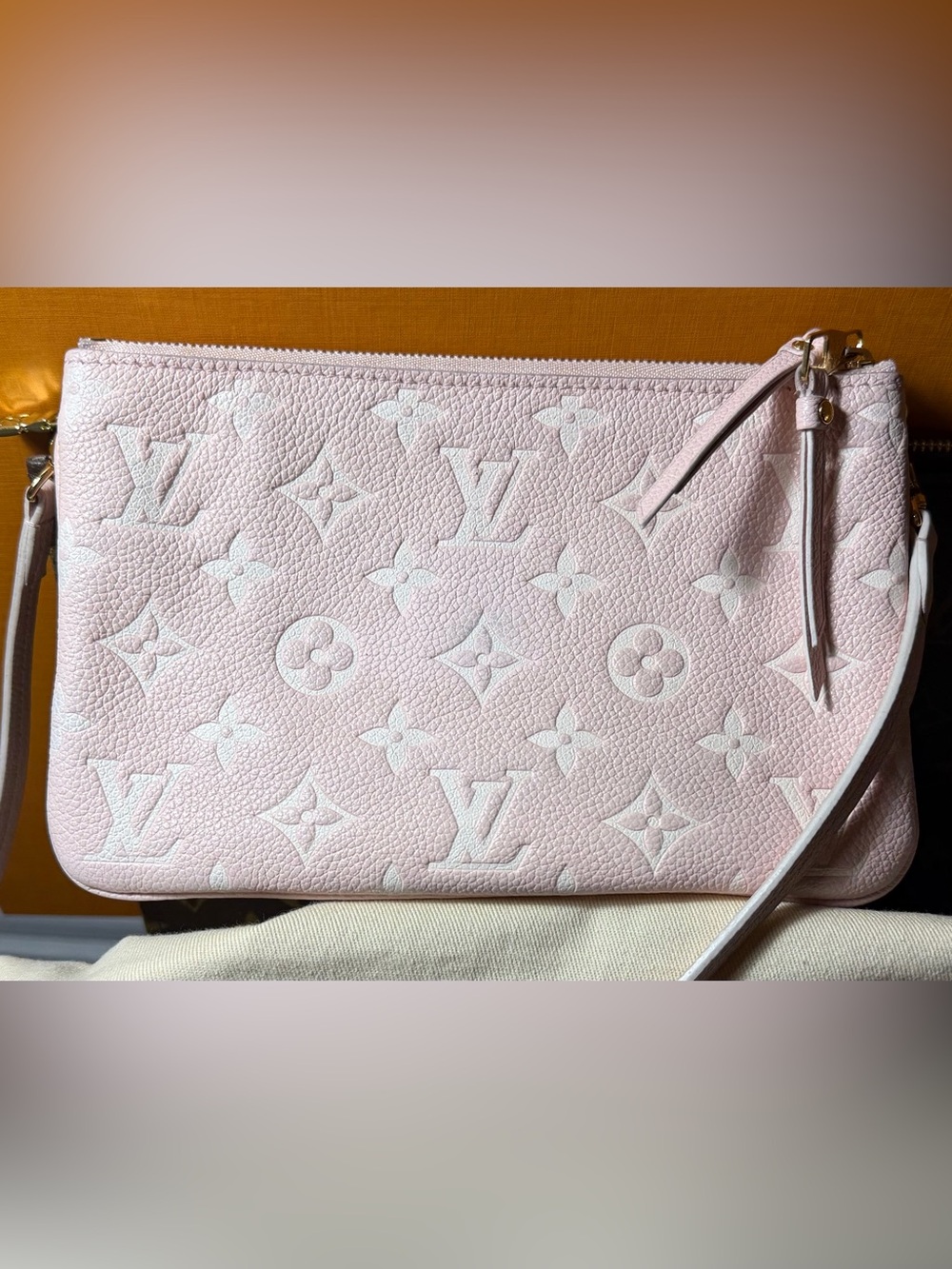 Louis Vuitton Monogram Crossbody - Picture 4 of 13